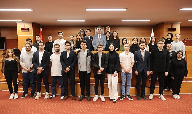 Başkan Mutlu, Bayrampaşa Gençlik Meclisi üyeleriyle buluştu