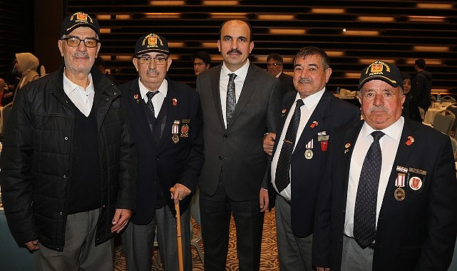 Başkan Altay: “Gazilerimiz Vatan ve Bayrak Sevgisinin Yaşayan Sembolleridir”