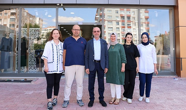 Selçuklu Belediye Başkanı Ahmet Pekyatırmacı, Elmalılı Hamdi Yazır Caddesi’nde bulunan esnafları ziyaret etti