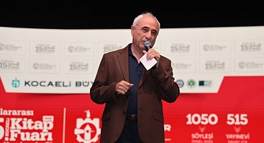 Nurullah Genç’ten Kocaeli Kitap Fuarı’nda hafızalara kazınan söyleşi; “Bir taş attılar, dünya yerinden oynadı”