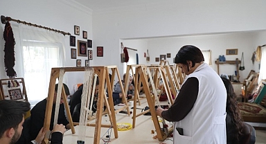 NEVÜ’lü Öğrenciler Uygulamalı “Dokuma Atölyesi” Etkinliğine Katıldı