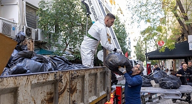 Konak Belediyesi’nden çöp ev operasyonu: 4 kamyon atık çıktı